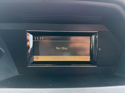 Used 2010 Mercedes-Benz GLK 350 4MATIC image 32