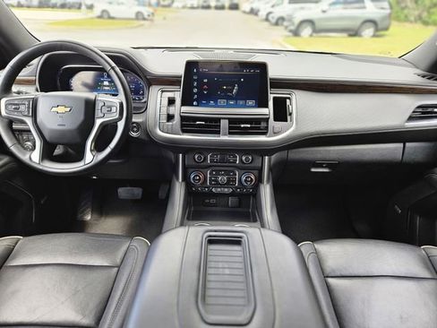 Used 2023 Chevrolet Suburban Premier RWD image 14
