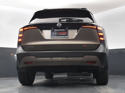 New 2026 Nissan Kicks SR w/ Illumination Package AWD/4WD image 42