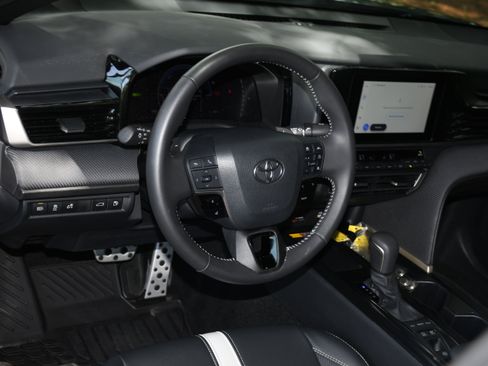 Used 2026 Toyota Camry SE FWD image 8
