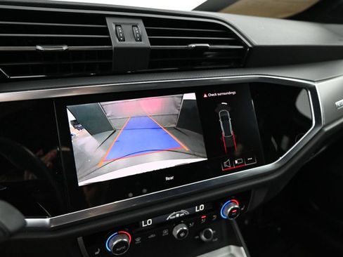 Certified 2025 Audi Q3 2.0T Premium AWD/4WD image 11