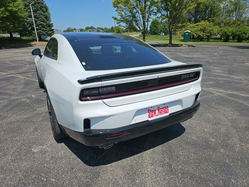 Used 2026 Dodge Charger Scat Pack AWD/4WD image 3