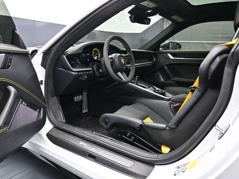 Certified 2025 Porsche 911 Turbo S AWD/4WD image 4