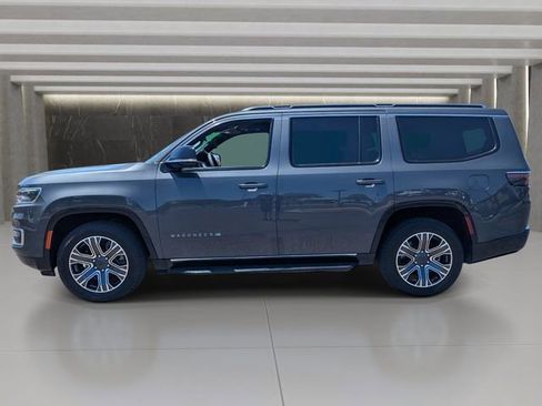 Used 2024 Jeep Wagoneer Series II w/ Flexible Seating Group AWD/4WD image 2