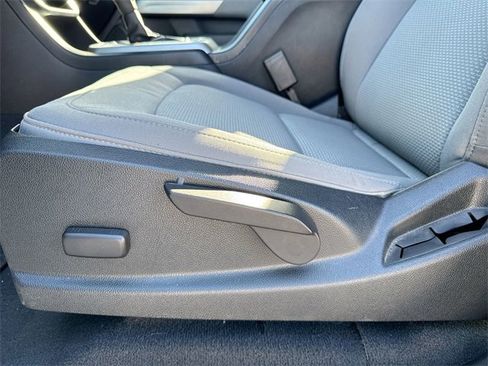 Used 2020 Chevrolet Colorado LT w/ Colorado RST Special Edition image 18