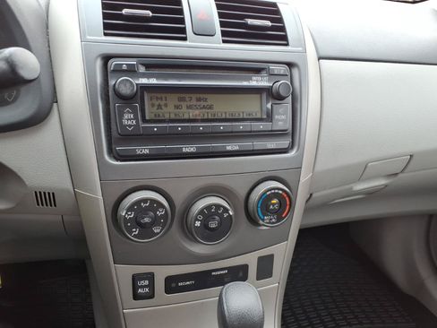 Used 2012 Toyota Corolla LE FWD image 18