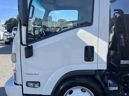 Used 2024 Chevrolet Low Cab Forward image 46