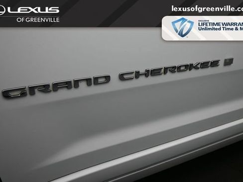 Used 2023 Jeep Grand Cherokee L Overland w/ Advanced Protech Group III AWD/4WD image 35