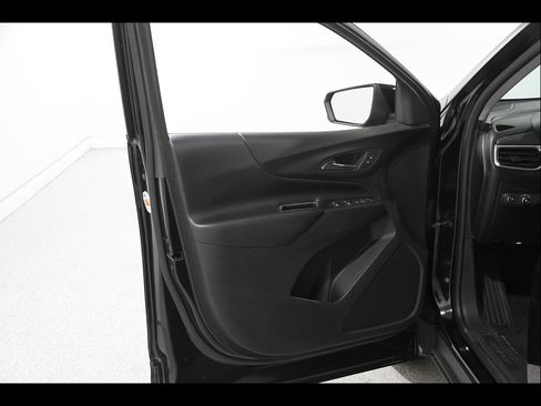 Used 2019 Chevrolet Equinox LT FWD image 4