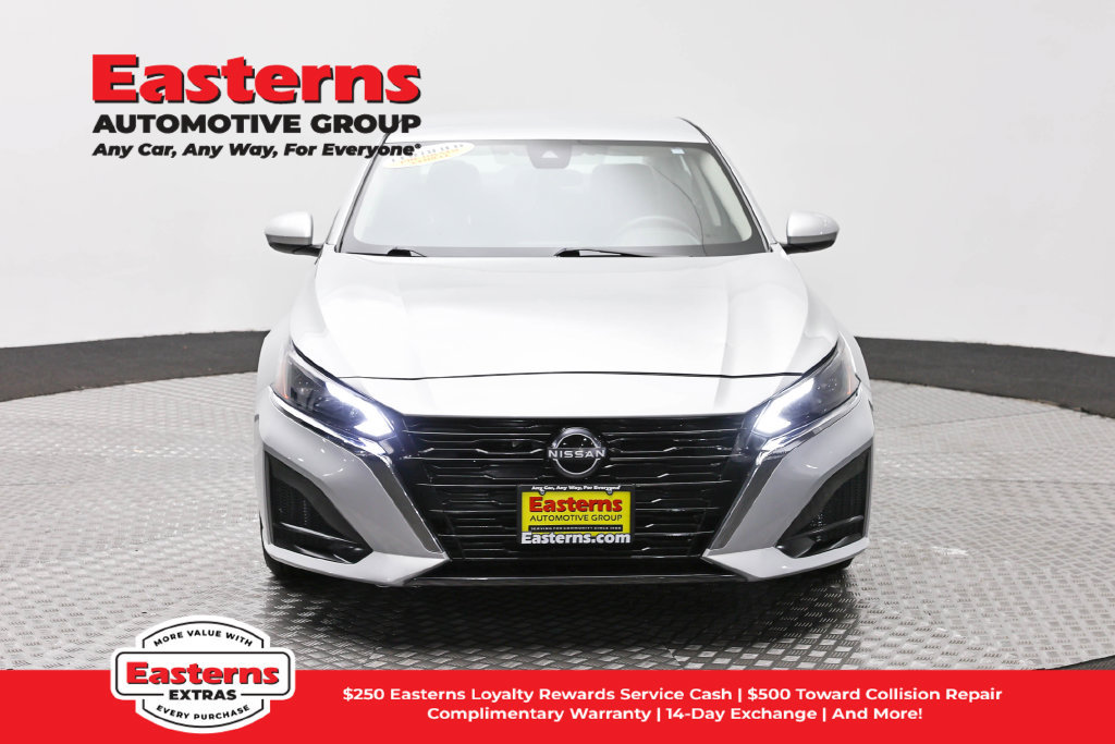 Used 2023 Nissan Altima 2.5 S FWD image 3