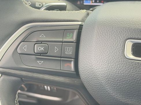 Certified 2023 Jeep Grand Cherokee Laredo w/ Luxury Tech Group I AWD/4WD image 21