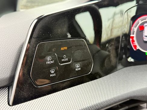 New 2026 Volkswagen GTI SE FWD image 19