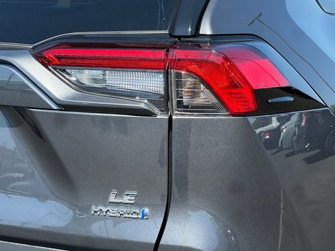 Certified 2023 Toyota RAV4 LE AWD/4WD image 26