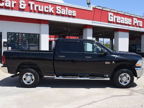 Used 2012 RAM 2500 ST w/ Chrome Appearance Group AWD/4WD image 3