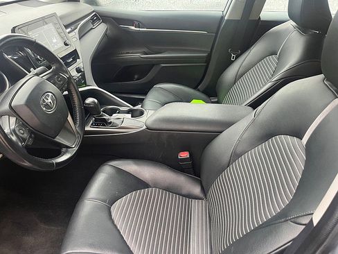 Used 2021 Toyota Camry SE image 17
