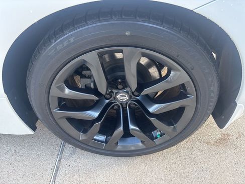 Used 2019 Nissan 370Z Touring RWD image 13