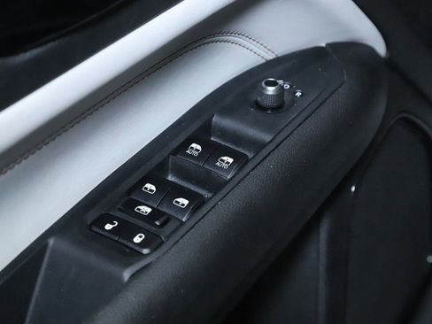 Used 2025 Jeep Compass Limited AWD/4WD image 16