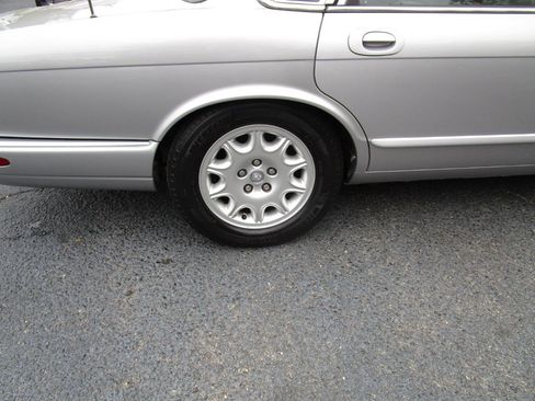 Used 2001 Jaguar XJ8 image 20