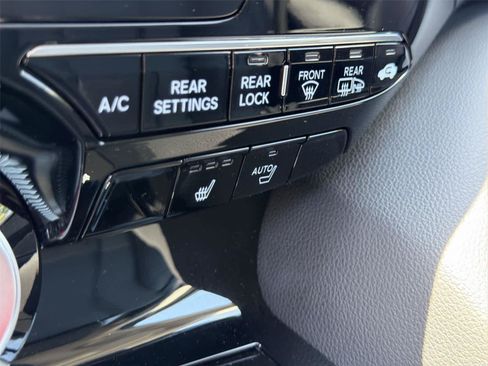 Used 2025 Acura MDX SH-AWD image 36