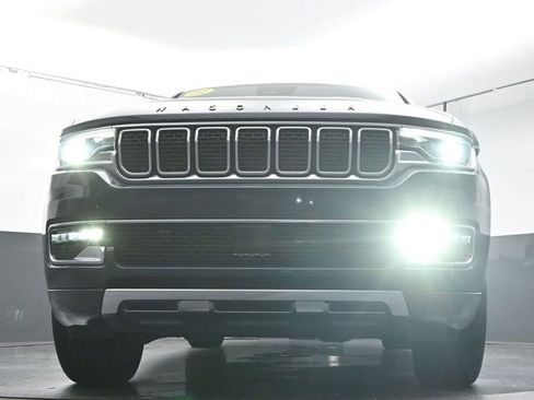 Used 2022 Jeep Wagoneer Series III w/ Flexible Seating Group image 34