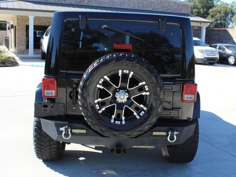 Used 2016 Jeep Wrangler Unlimited Sport w/ Connectivity Group image 28