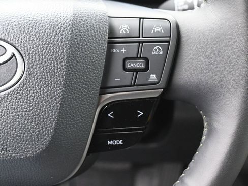 Used 2025 Toyota Camry XLE w/ Premium Package image 20