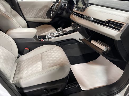 Used 2024 Mitsubishi Outlander SEL image 14