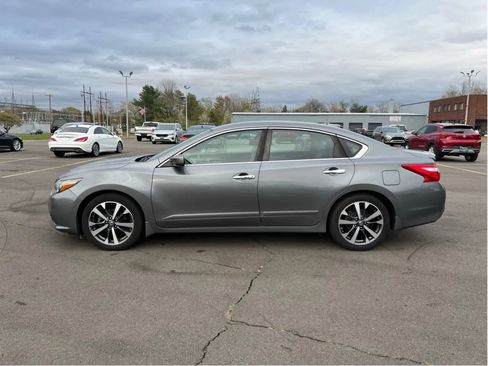 Used 2016 Nissan Altima 2.5 SR FWD image 8