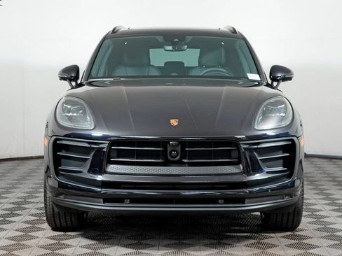 Certified 2026 Porsche Macan AWD/4WD image 10