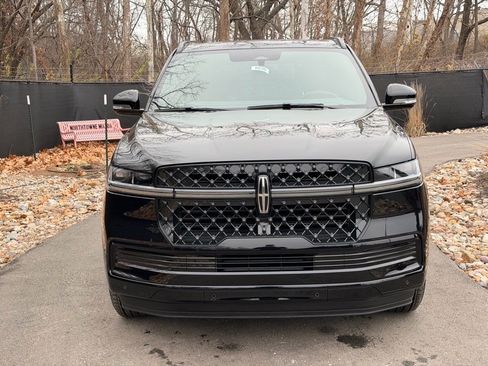 New 2025 Lincoln Navigator L Reserve w/ Jet Appearance Package image 8