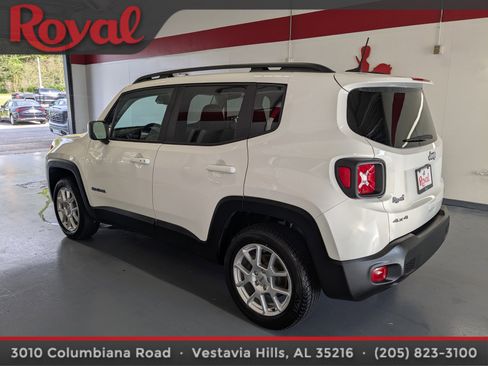 Used 2022 Jeep Renegade Latitude image 2