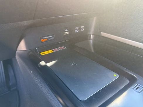 Used 2025 Toyota Camry LE image 30