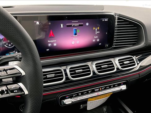 New 2026 Mercedes-Benz GLS 580 4MATIC image 7