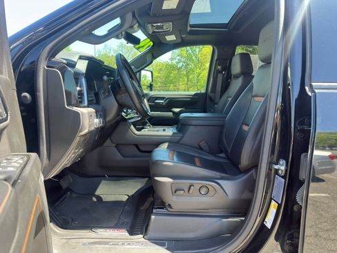 Used 2024 GMC Sierra 3500 AT4 w/ AT4 Premium Plus Package AWD/4WD image 12