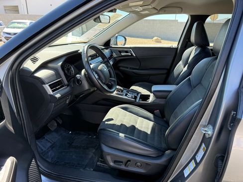 Used 2024 Mitsubishi Outlander SE image 10