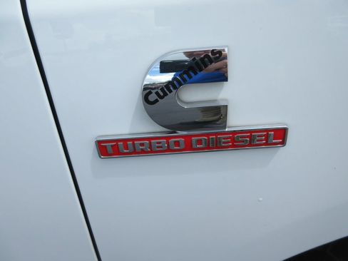 Used 2024 RAM 2500 Big Horn AWD/4WD image 10