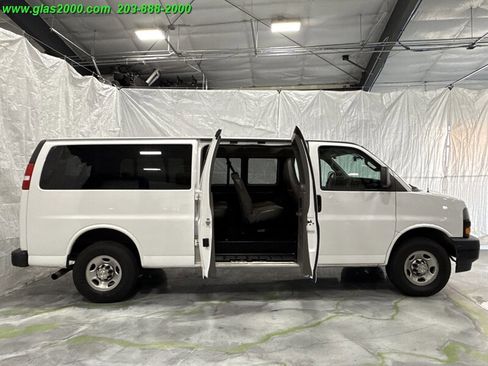 Used 2022 Chevrolet Express 3500 LS image 21