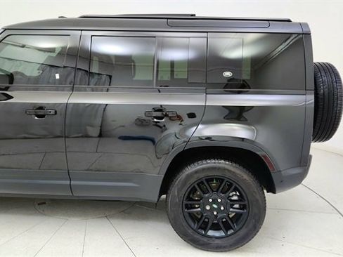 Used 2024 Land Rover Defender 110 S image 10