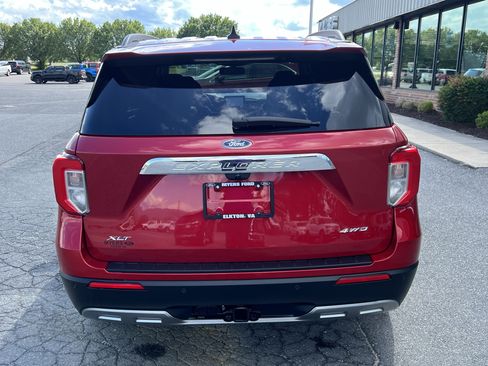 Used 2024 Ford Explorer XLT w/ Equipment Group 202A AWD/4WD image 9