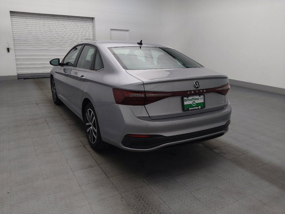 Used 2025 Volkswagen Jetta SE FWD image 5
