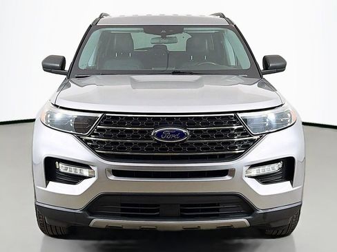Used 2022 Ford Explorer XLT w/ Equipment Group 202A AWD/4WD image 10