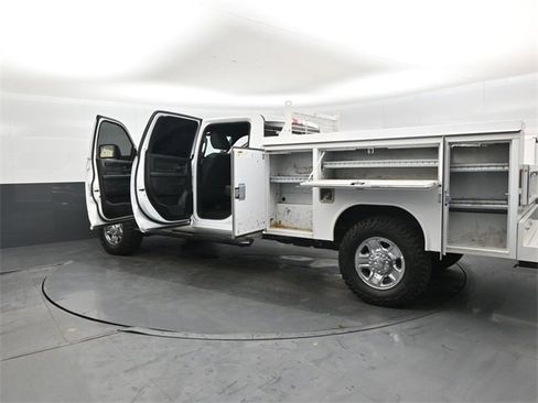 Used 2024 RAM 3500 Tradesman w/ Chrome Appearance Group image 54