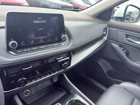 Certified 2023 Nissan Rogue SV w/ SV Premium Package image 21