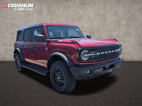 New 2026 Ford Bronco Outer Banks w/ Black Appearance Package AWD/4WD image 1