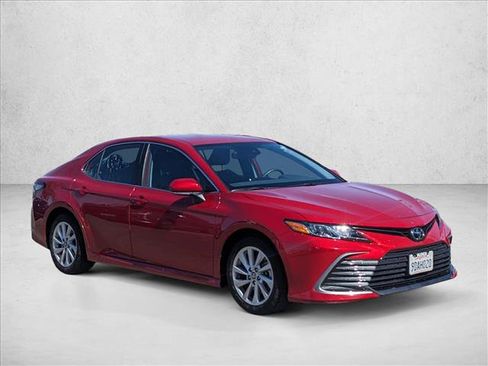 Used 2023 Toyota Camry LE w/ Convenience Package FWD image 3