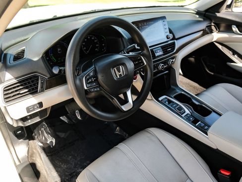 Used 2018 Honda Accord EX image 4
