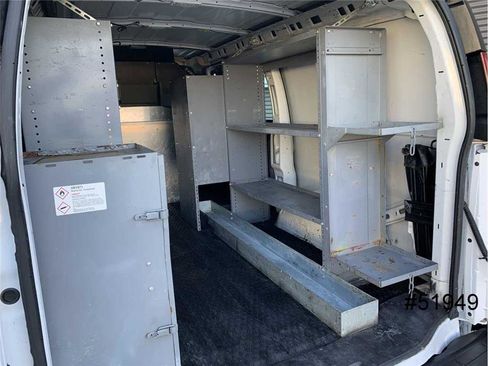 Used 2018 Chevrolet Express 2500 w/ Driver Convenience Package image 13