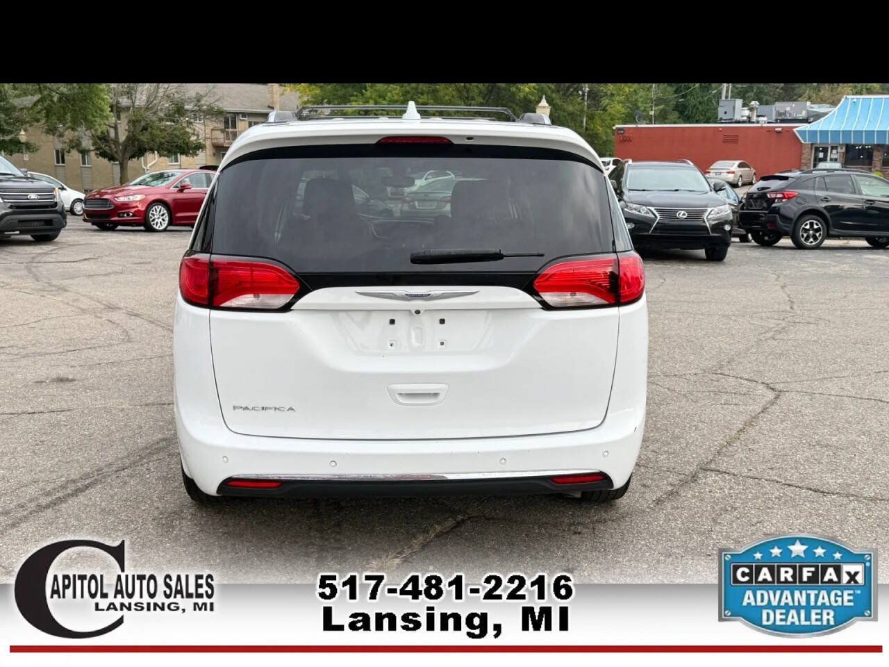 Used 2018 Chrysler Pacifica Touring-L Plus w/ Tire & Wheel Group FWD image 7