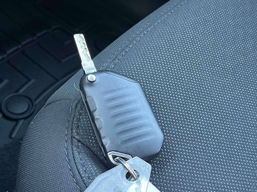 Used 2020 Jeep Wrangler Sport AWD/4WD image 30