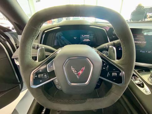 Used 2023 Chevrolet Corvette Stingray Coupe w/ Z51 Performance Package image 25